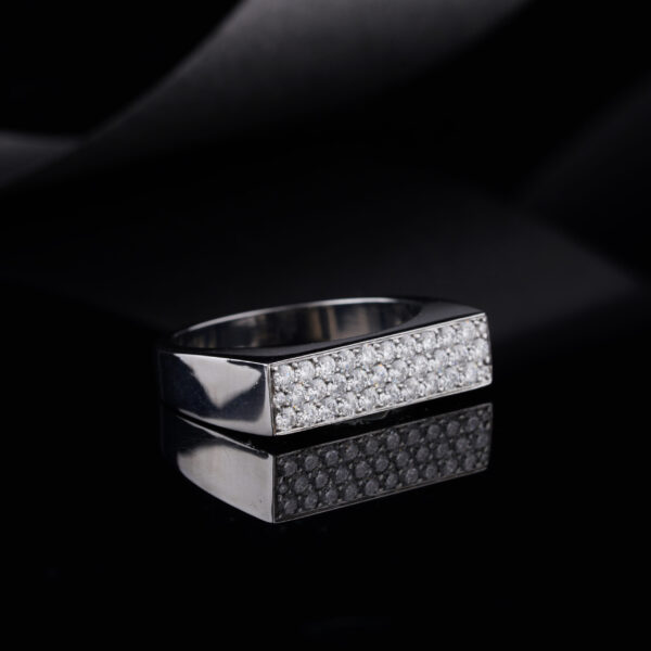 Luxuriant Lab-Grown Diamond Ring - Image 3